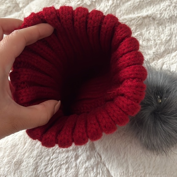 Red Toque with Two Removable Pompoms - Picture 5 of 5